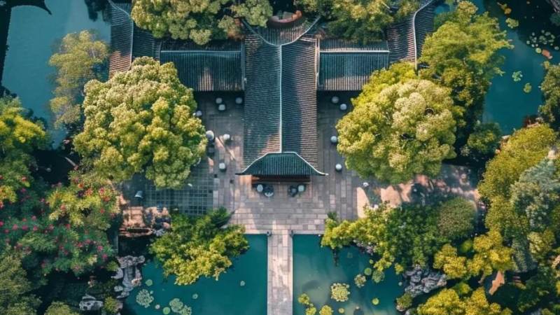 球速体育编辑团队整理体育直播与赛事资讯的工作场景
